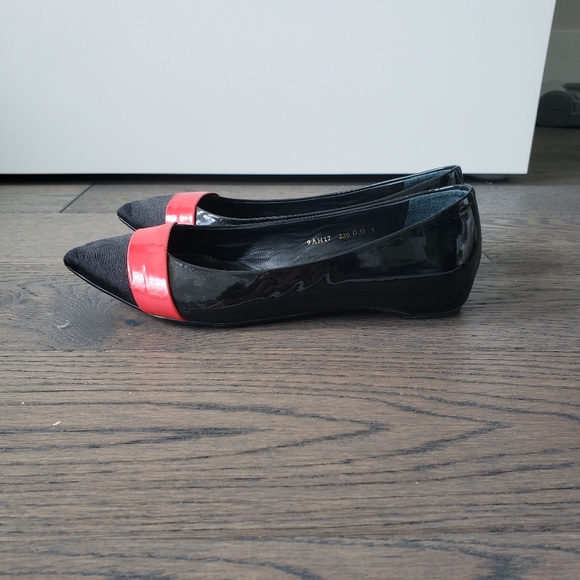 Staccato bold red strip flats - Picture 2 of 3